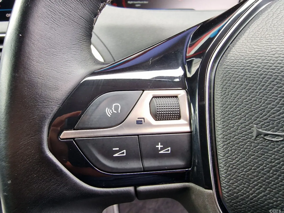 Peugeot 3008 Hatchback, Diesel, 2018, Red