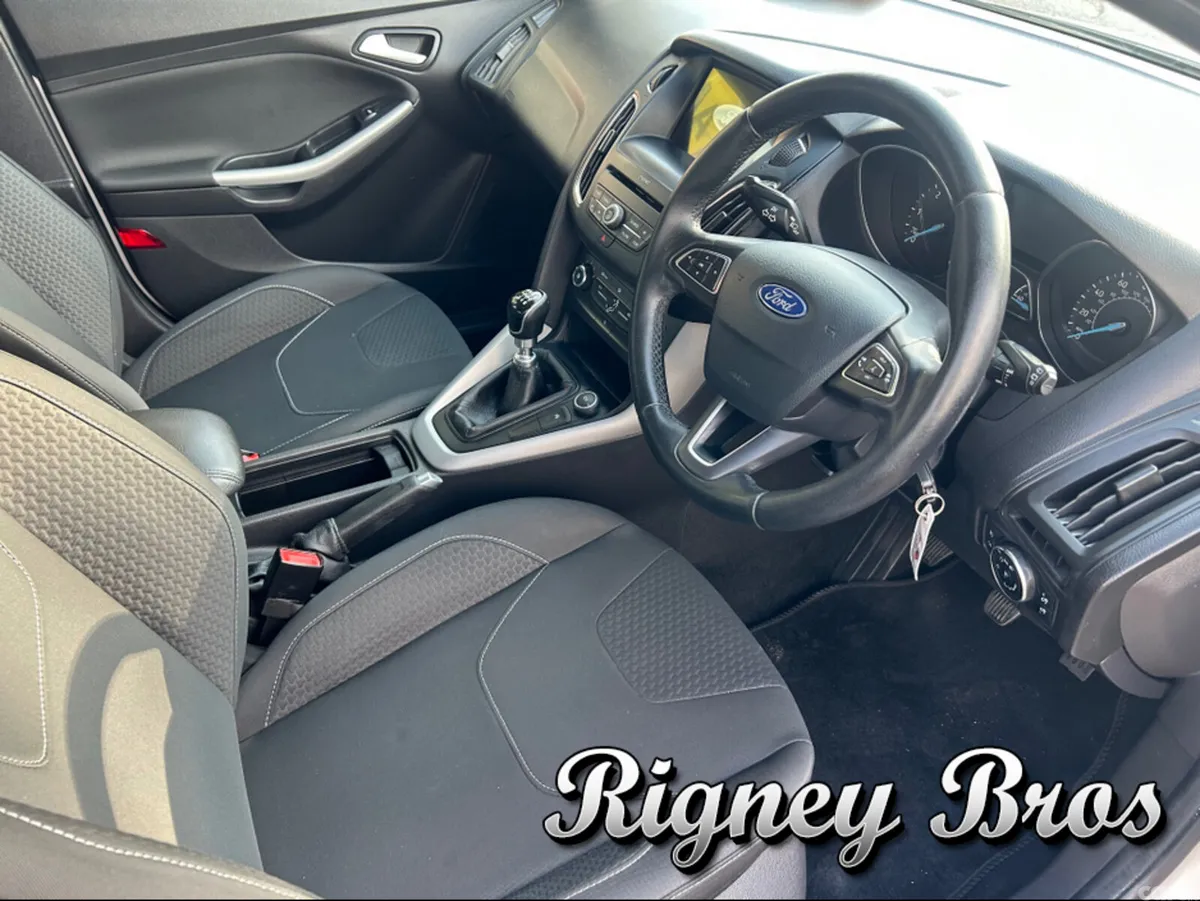 Ford Focus Hatchback, Diesel, 2017, Silver
