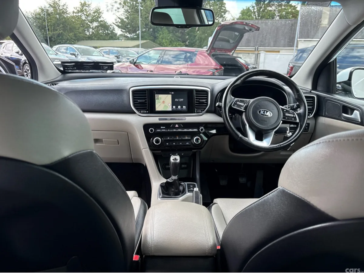 Kia Sportage MPV, Diesel Hybrid, 2020, White