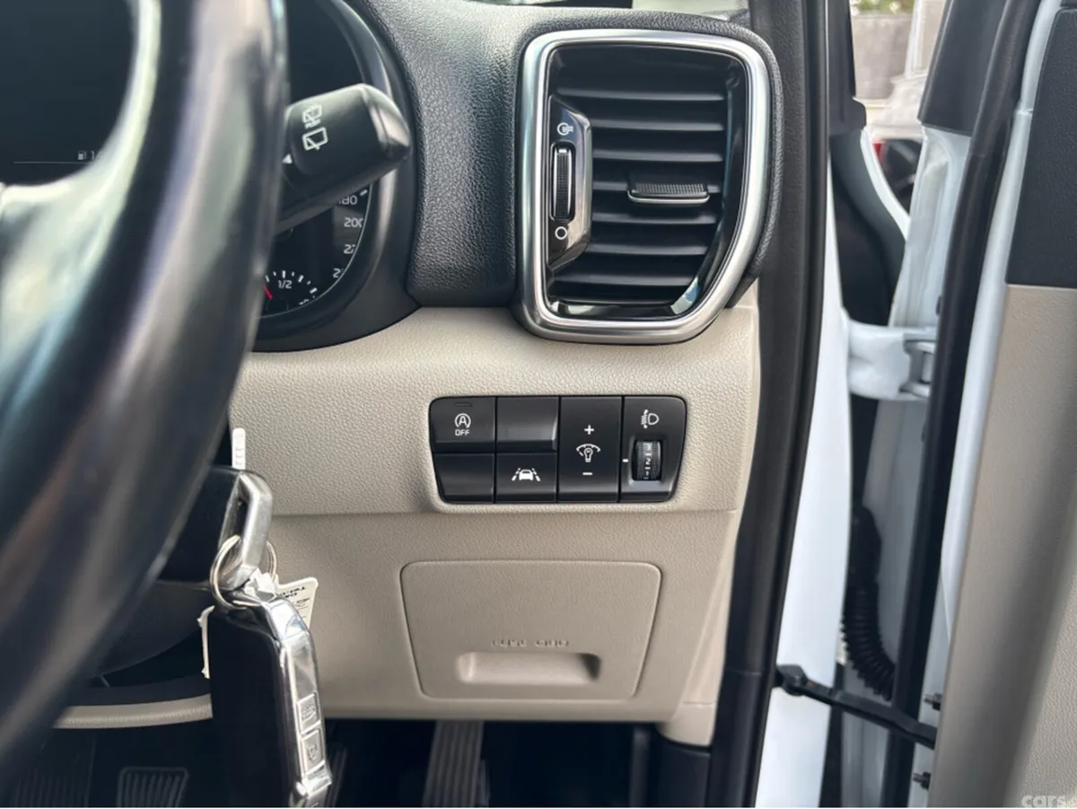 Kia Sportage MPV, Diesel Hybrid, 2020, White