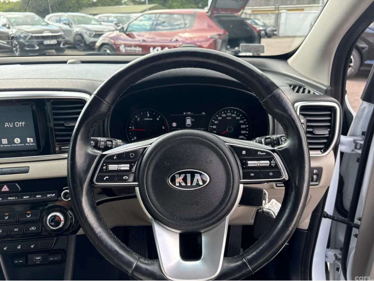 Kia Sportage MPV, Diesel Hybrid, 2020, White