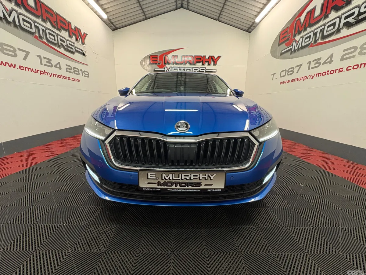 Skoda Octavia Hatchback, Petrol Hybrid, 2022, Blue
