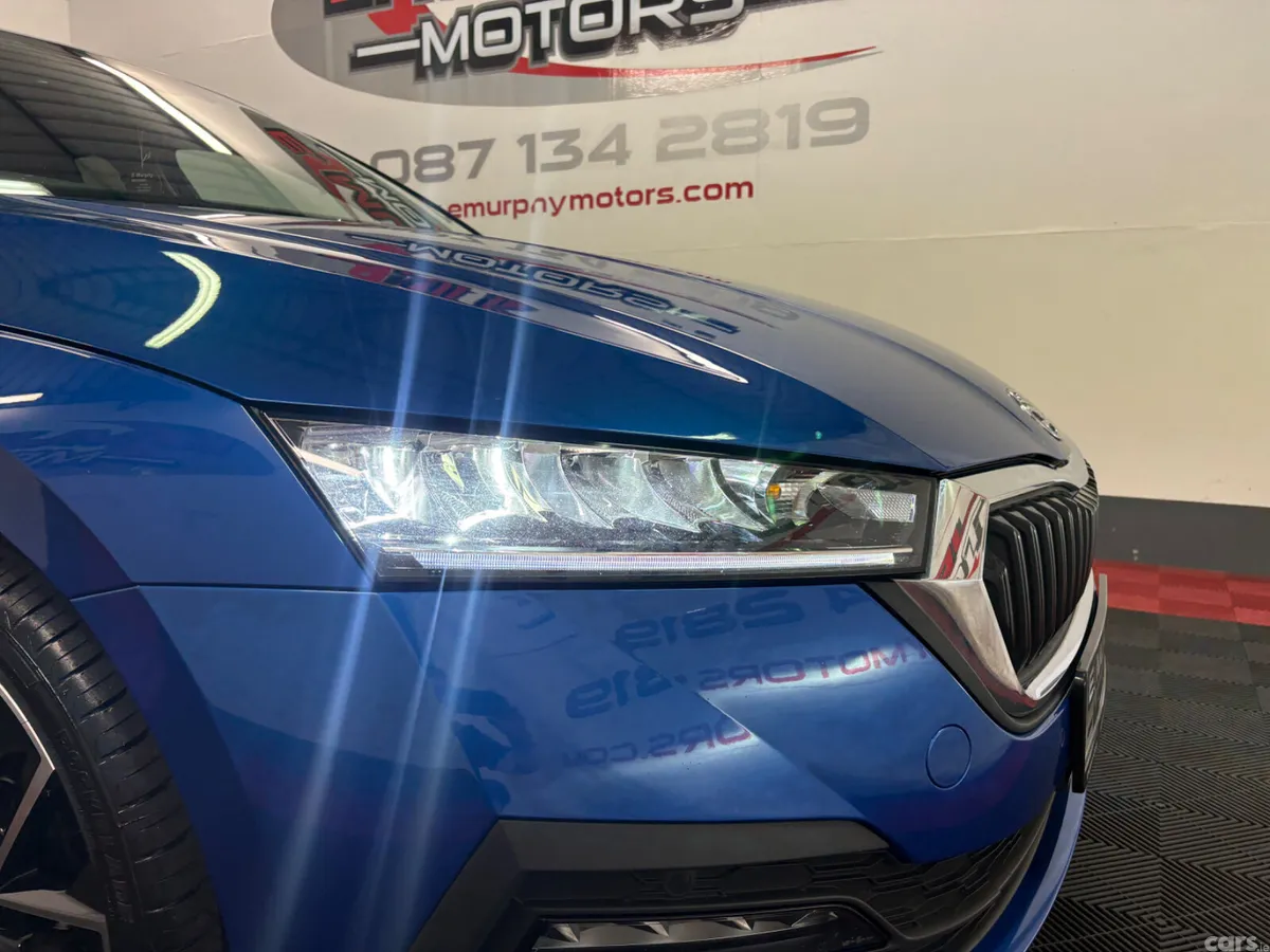 Skoda Octavia Hatchback, Petrol Hybrid, 2022, Blue