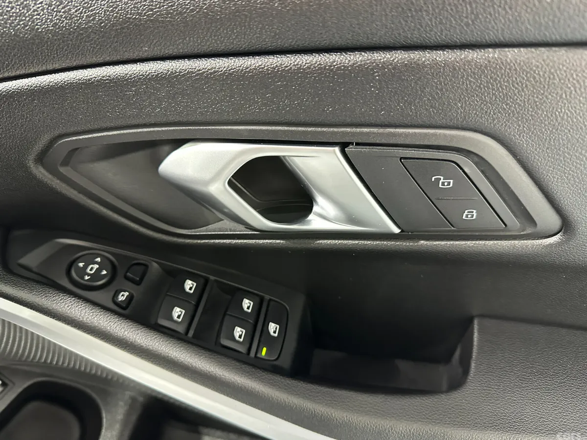 BMW 3-Series Saloon, Petrol Hybrid, 2025, White