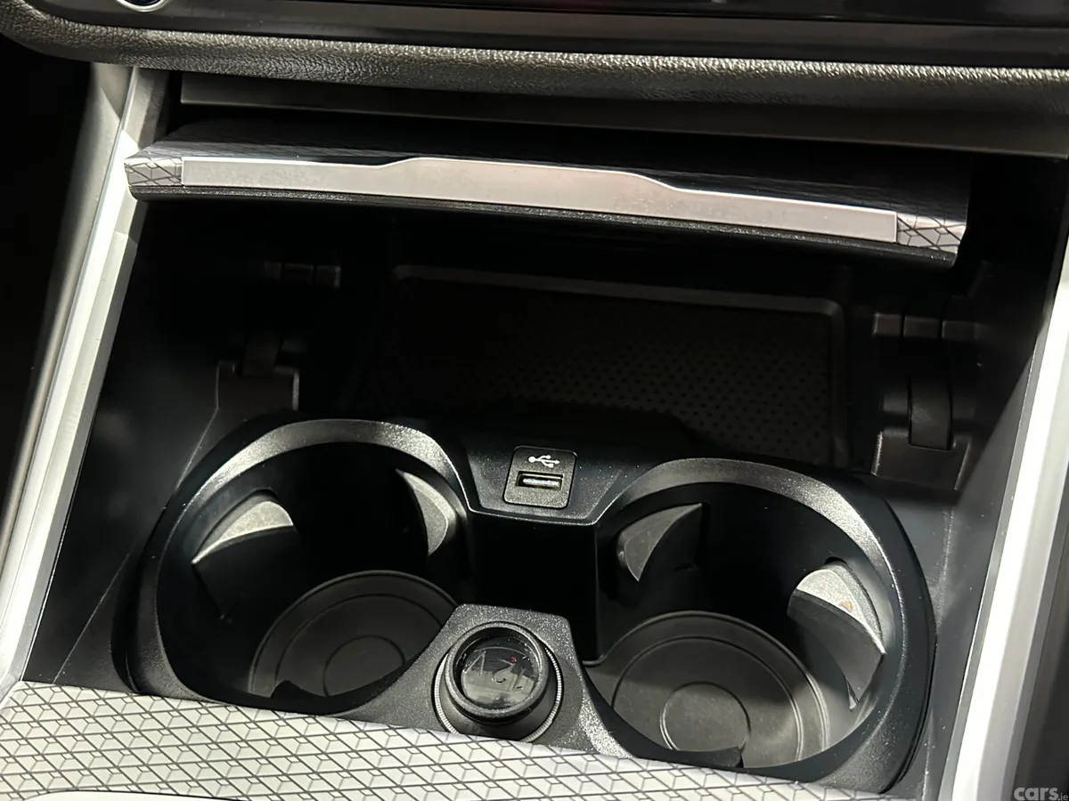 BMW 3-Series Saloon, Petrol Hybrid, 2025, White