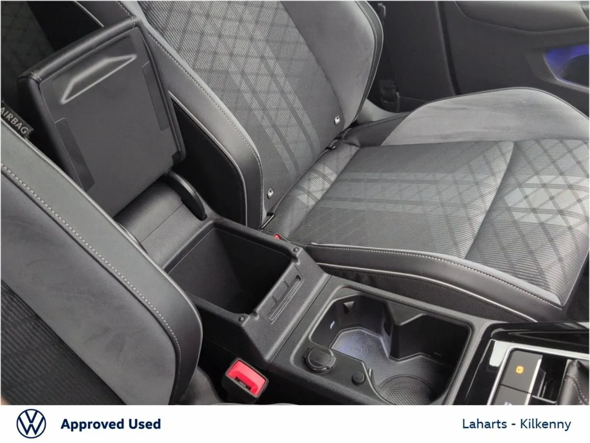 Volkswagen Golf Hatchback, Diesel, 2024, White