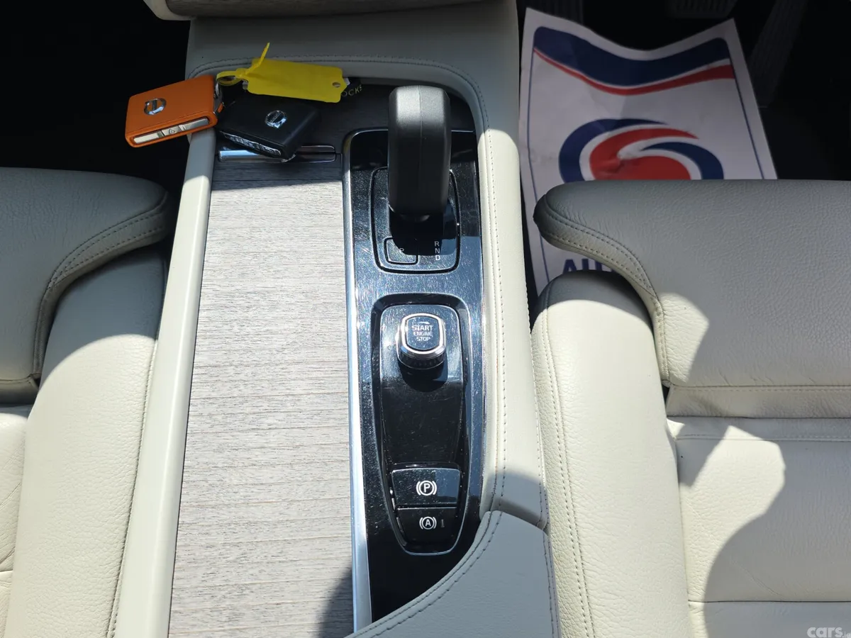Volvo XC90 SUV, Petrol Plug-in Hybrid, 2023, Black