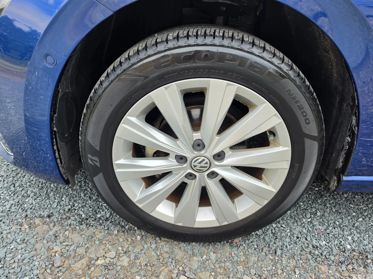 Volkswagen Polo Hatchback, Petrol, 2018, Blue