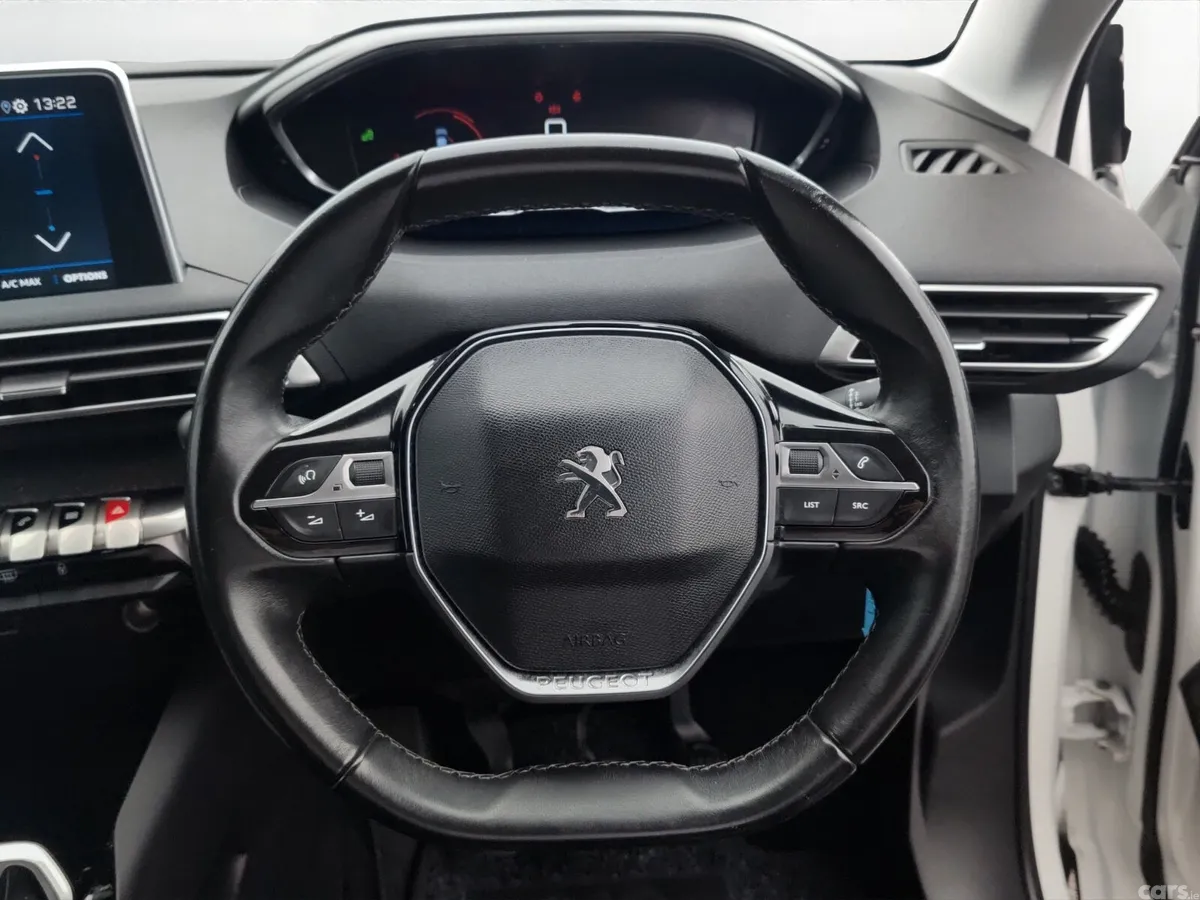Peugeot 3008 MPV, Diesel, 2019, White