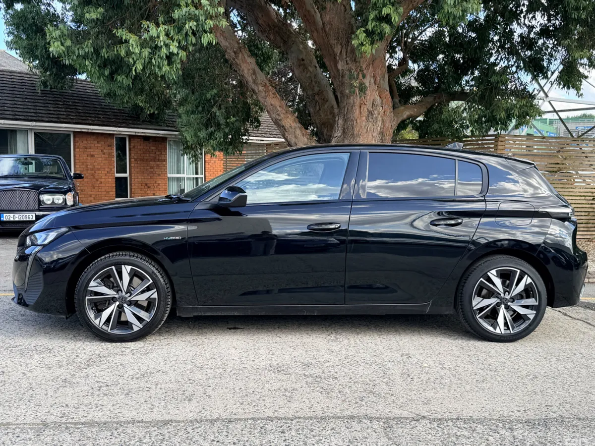 Peugeot 308 Hatchback, Petrol Plug-in Hybrid, 2023, Black