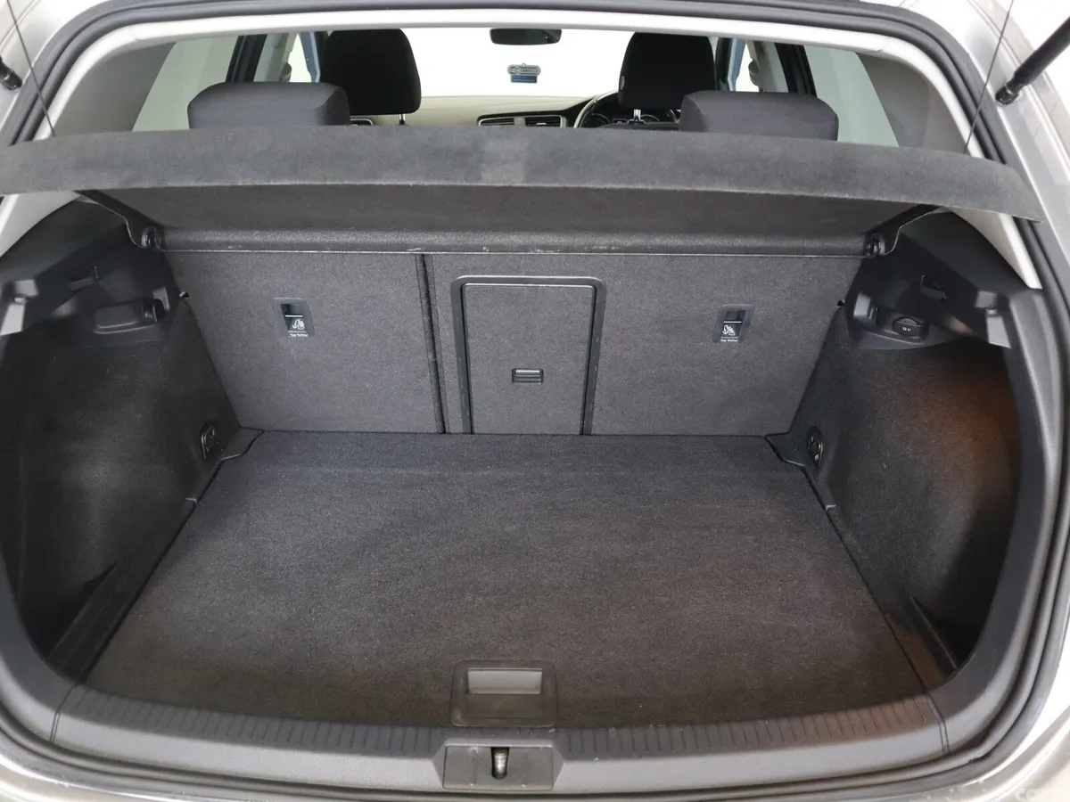 Volkswagen Golf Hatchback, Diesel, 2019, Silver