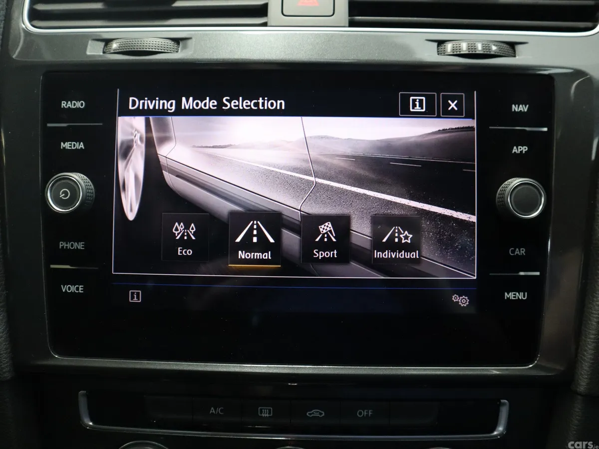 Volkswagen Golf Hatchback, Diesel, 2019, Silver