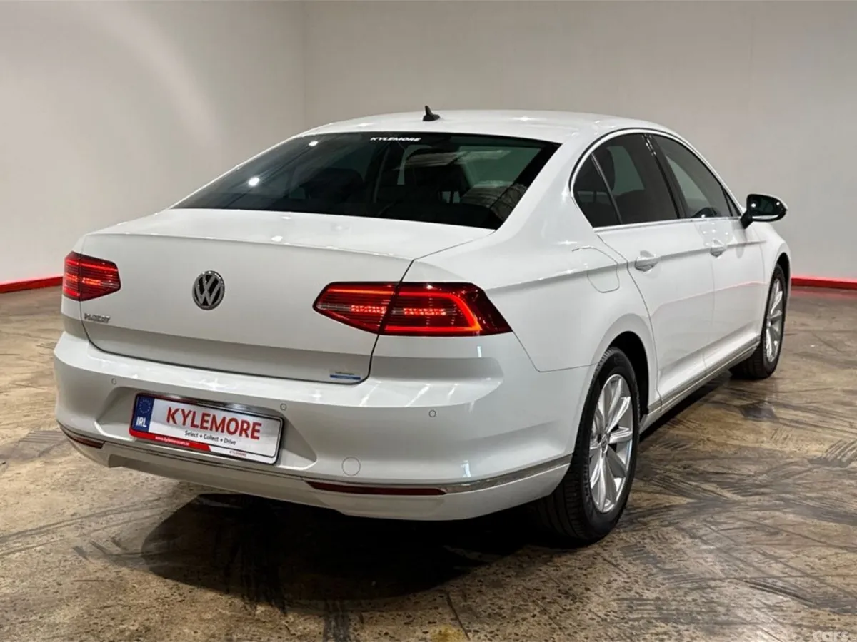 Volkswagen Passat Saloon, Petrol, 2018, White