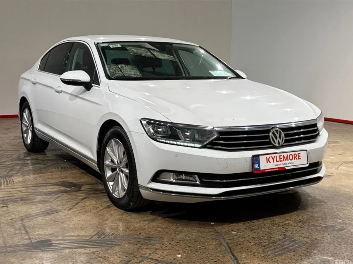 Volkswagen Passat Saloon, Petrol, 2018, White
