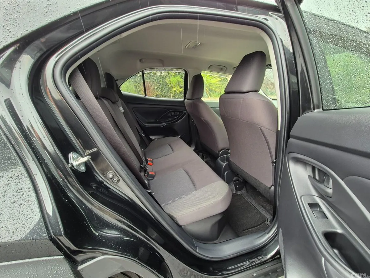 Toyota Yaris Cross SUV, Petrol Hybrid, 2021, Black