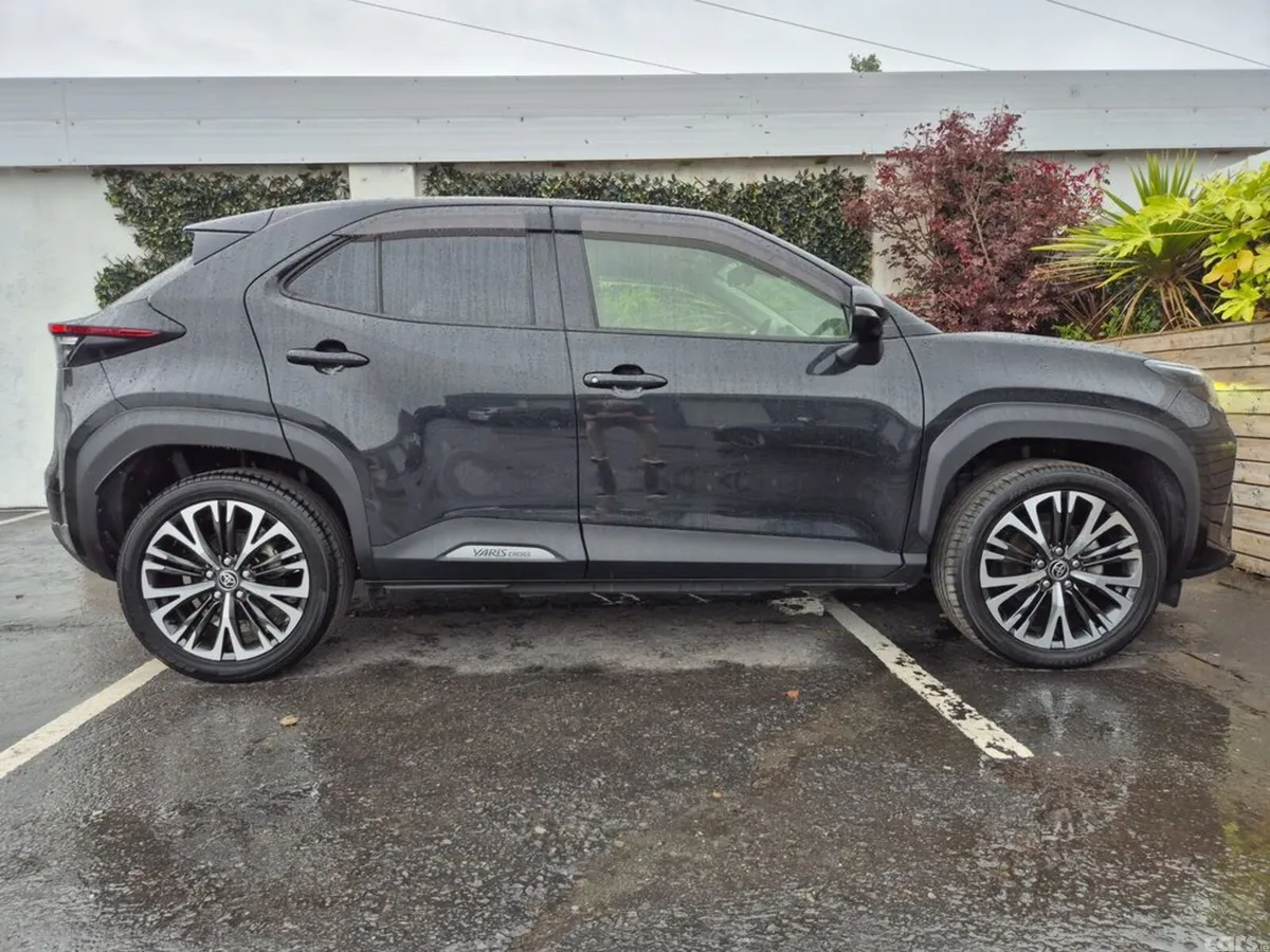 Toyota Yaris Cross SUV, Petrol Hybrid, 2021, Black