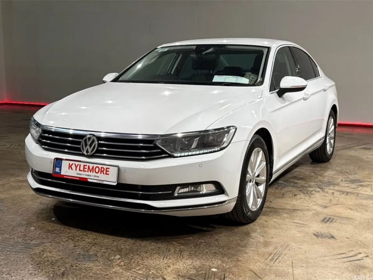 Volkswagen Passat Saloon, Petrol, 2018, White