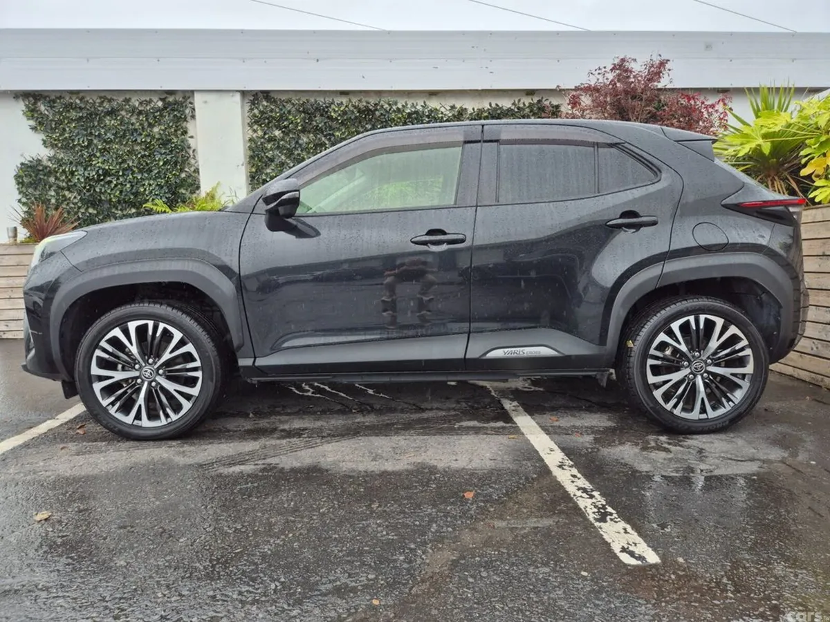 Toyota Yaris Cross SUV, Petrol Hybrid, 2021, Black