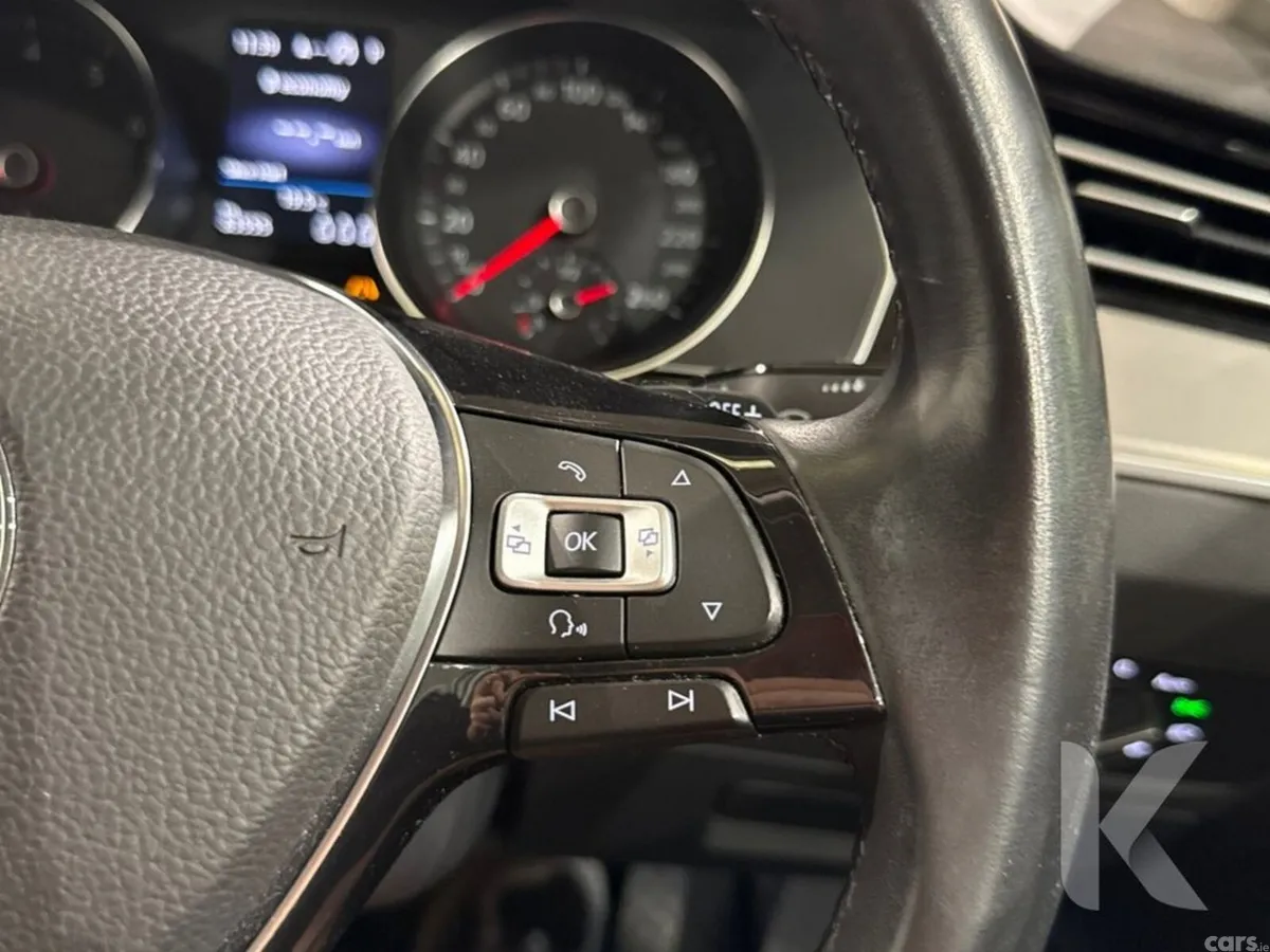 Volkswagen Passat Saloon, Petrol, 2018, White