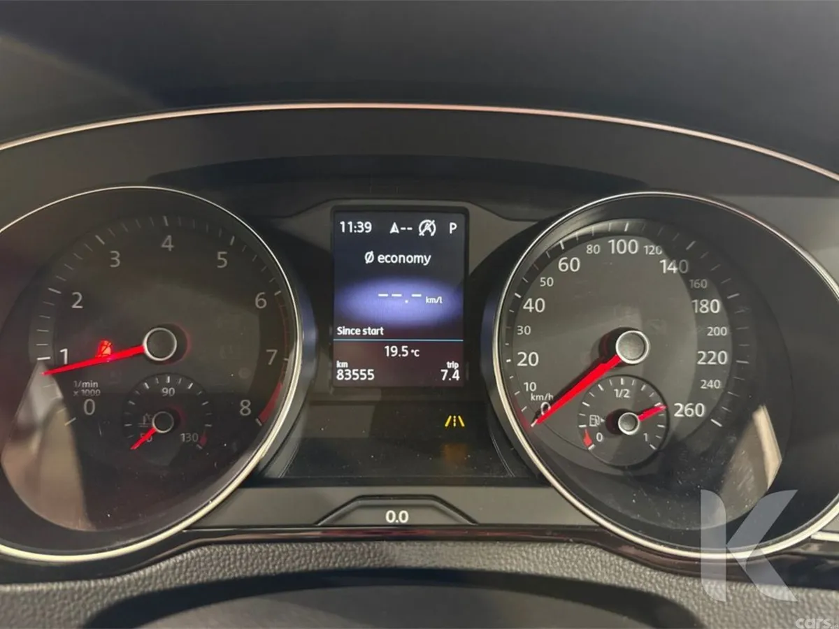 Volkswagen Passat Saloon, Petrol, 2018, White