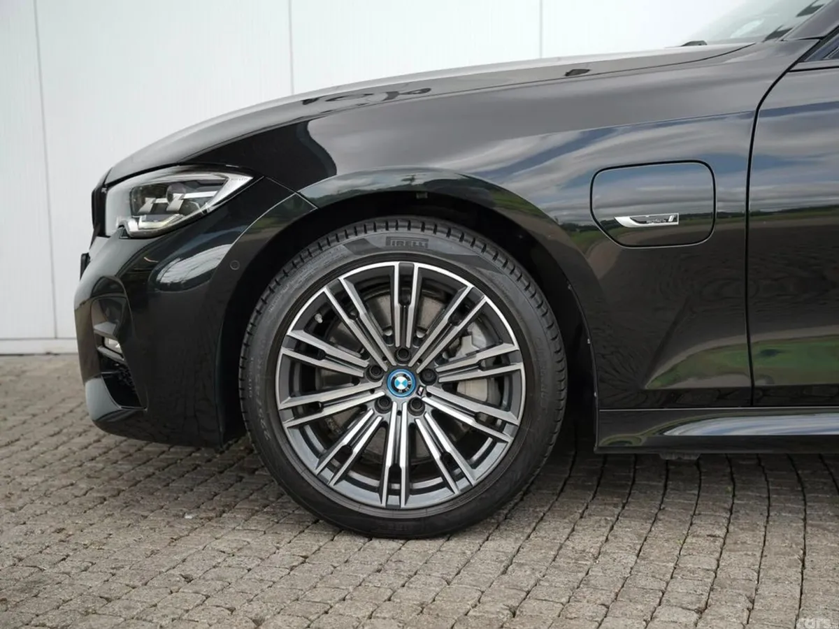 BMW 3-Series Saloon, Petrol Plug-in Hybrid, 2022, Black