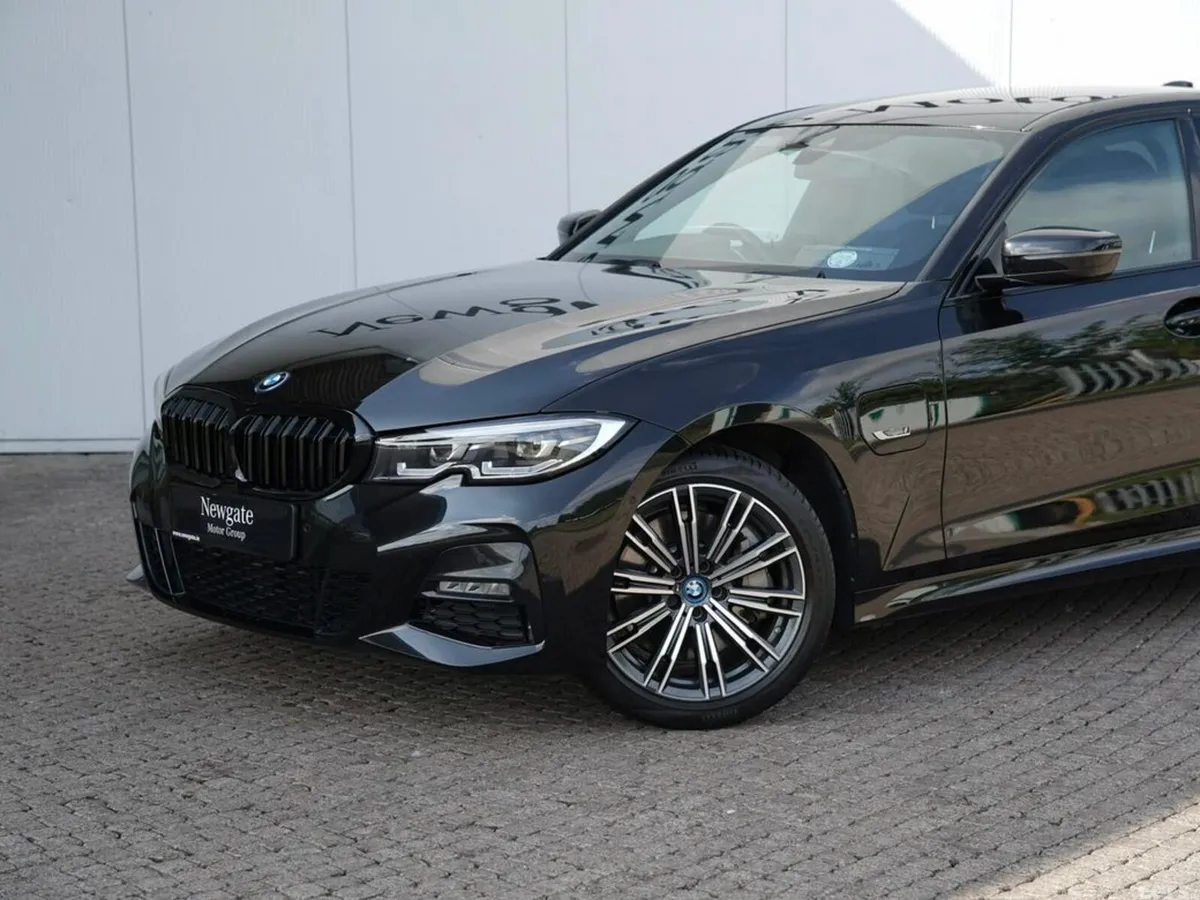 BMW 3-Series Saloon, Petrol Plug-in Hybrid, 2022, Black