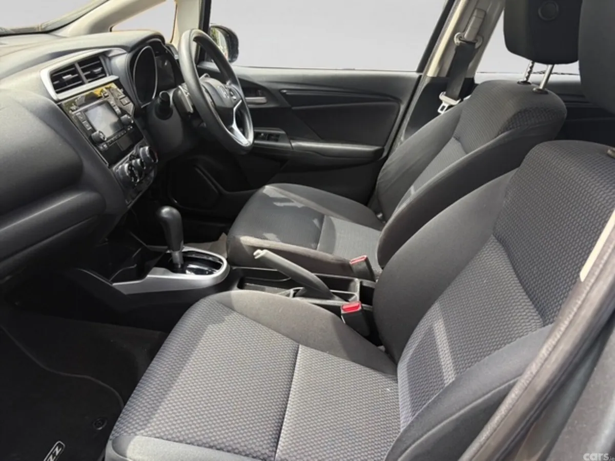 Honda Jazz Hatchback, Petrol, 2018, Grey
