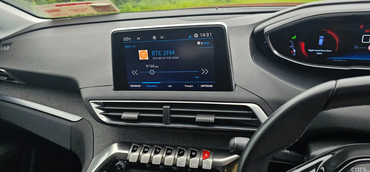 Peugeot 3008 SUV, Petrol, 2017, Red