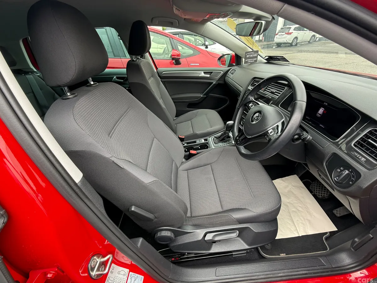 Volkswagen Golf Hatchback, Petrol, 2019, Red