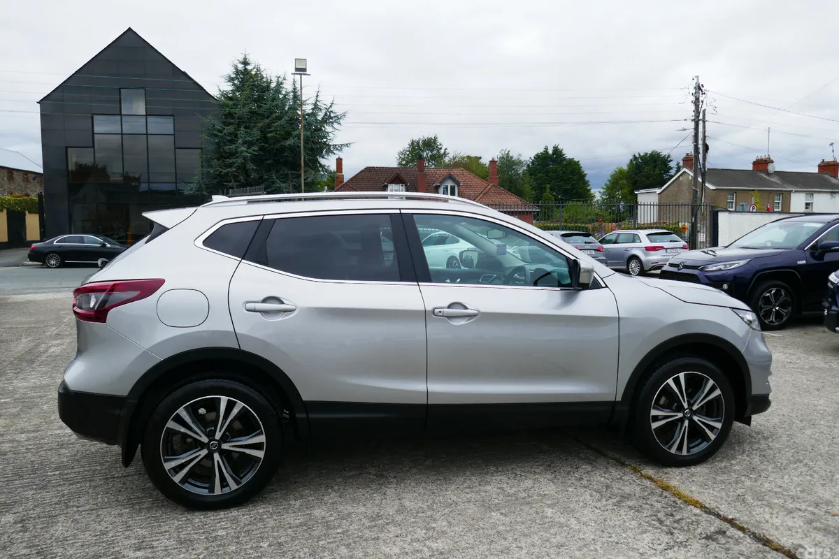 Nissan Qashqai MPV, Diesel, 2021, Grey