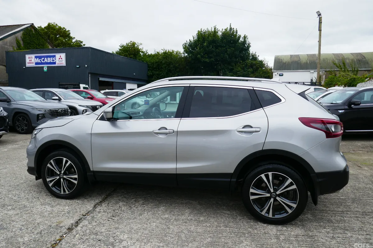 Nissan Qashqai MPV, Diesel, 2021, Grey