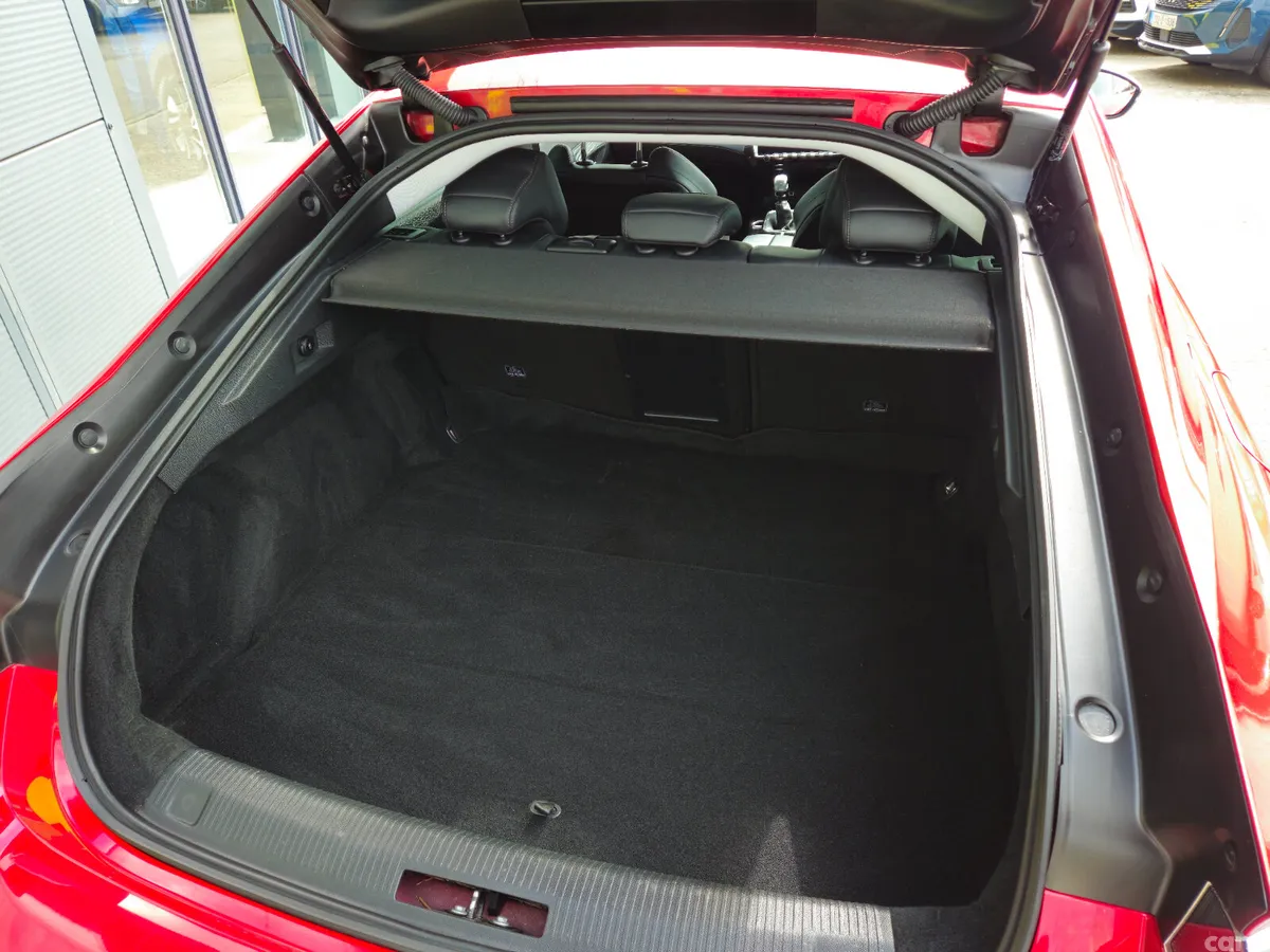 Peugeot 508 Hatchback, Diesel, 2019, Red
