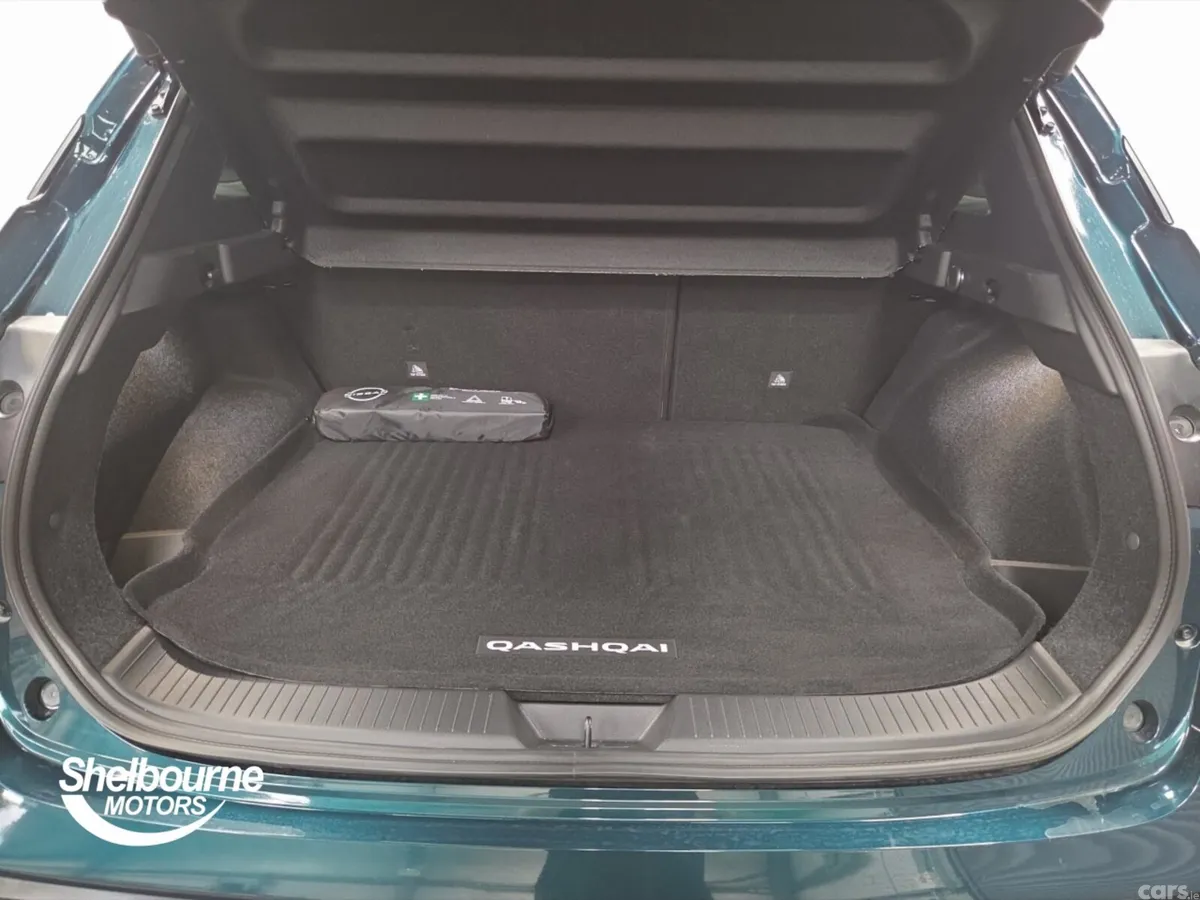 Nissan Qashqai Hatchback, Petrol, 2026, Green