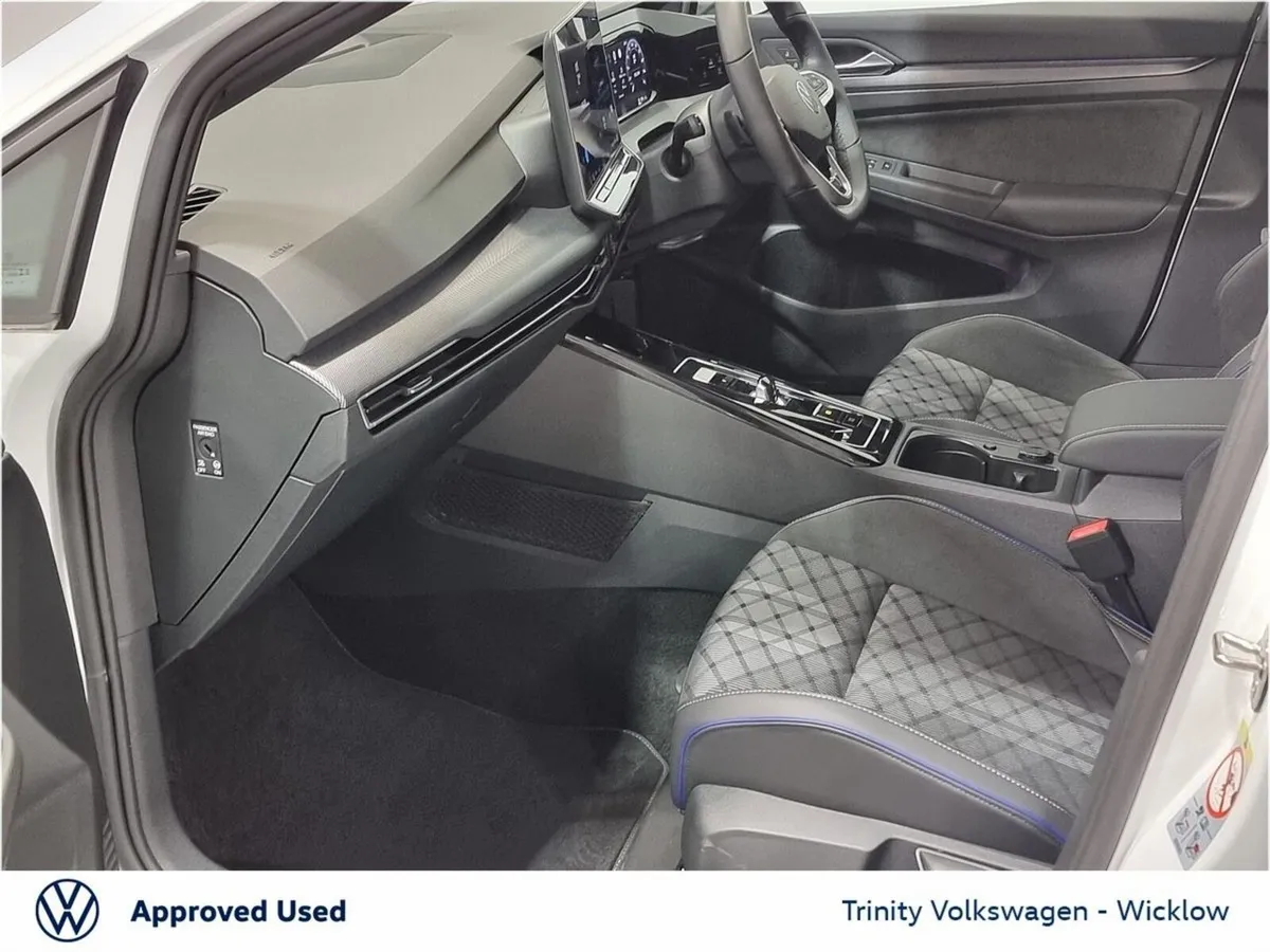 Volkswagen Golf Estate, Petrol, 2026, White