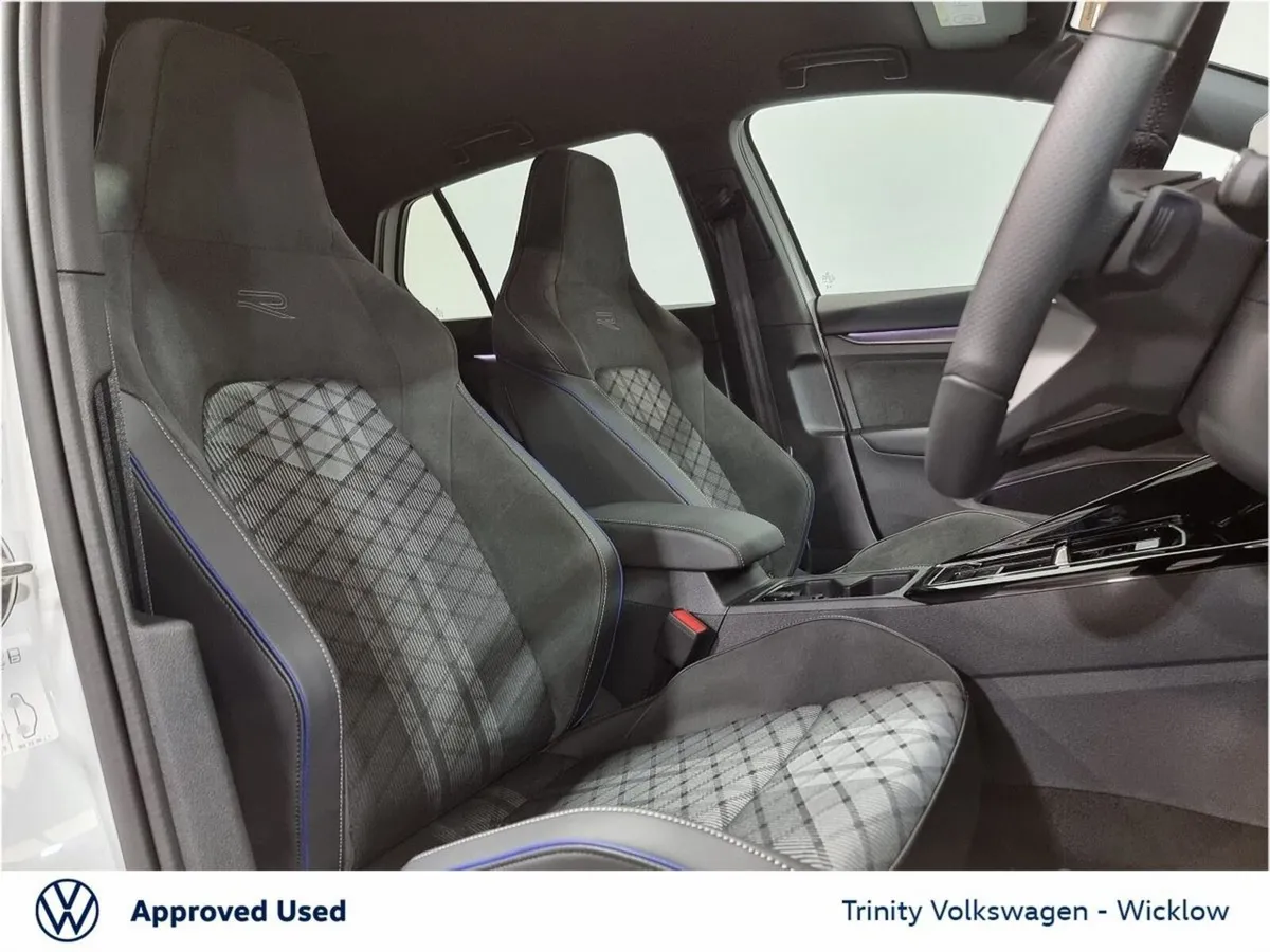 Volkswagen Golf Estate, Petrol, 2026, White