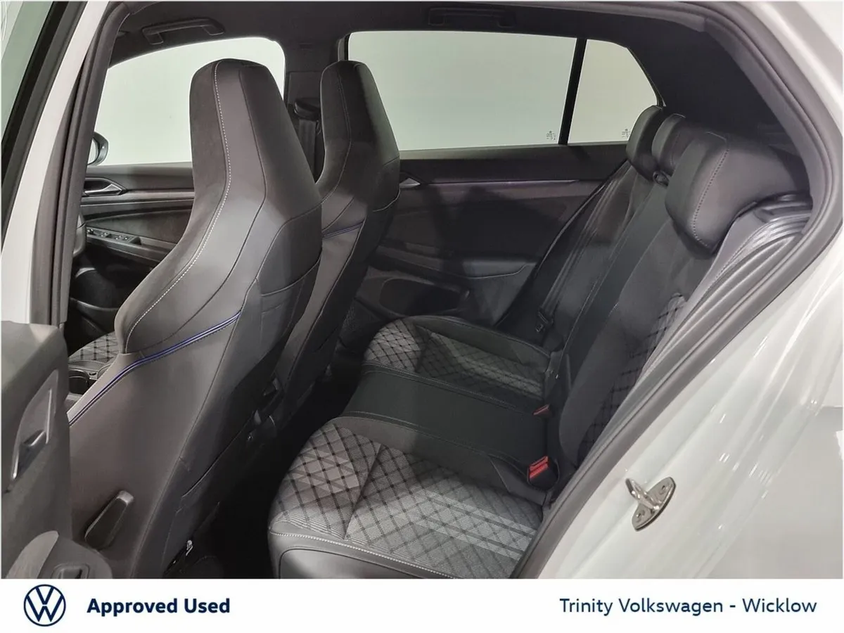 Volkswagen Golf Estate, Petrol, 2026, White