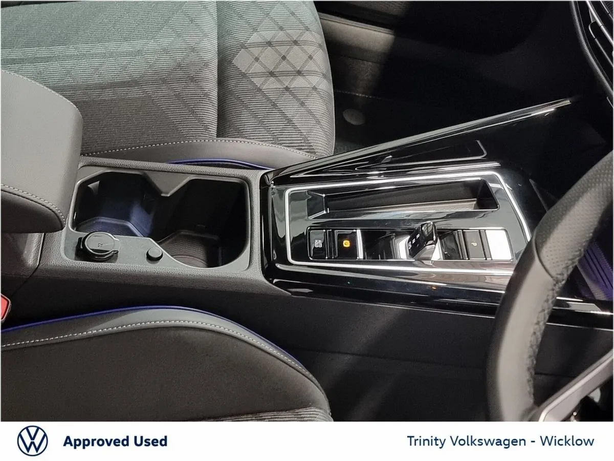 Volkswagen Golf Estate, Petrol, 2026, White
