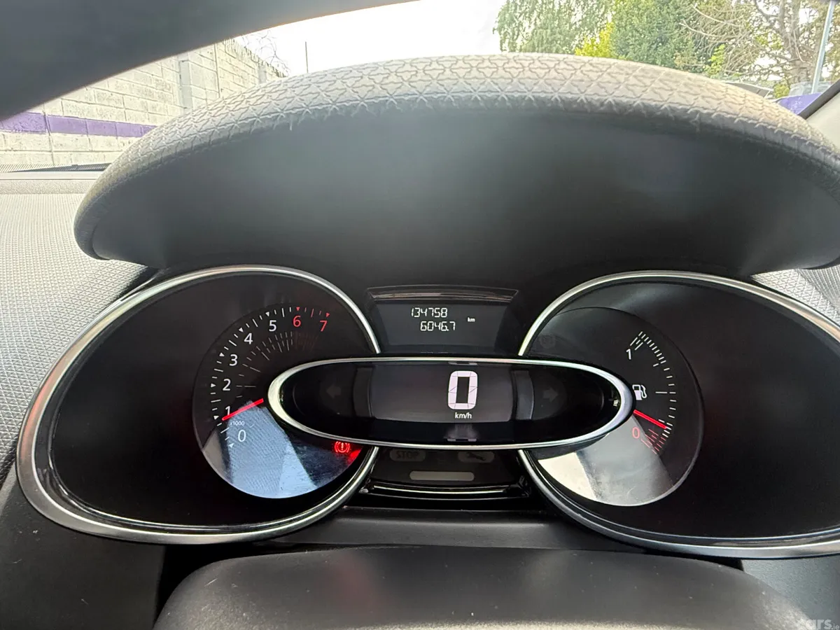 Renault Clio Hatchback, Petrol, 2019, White