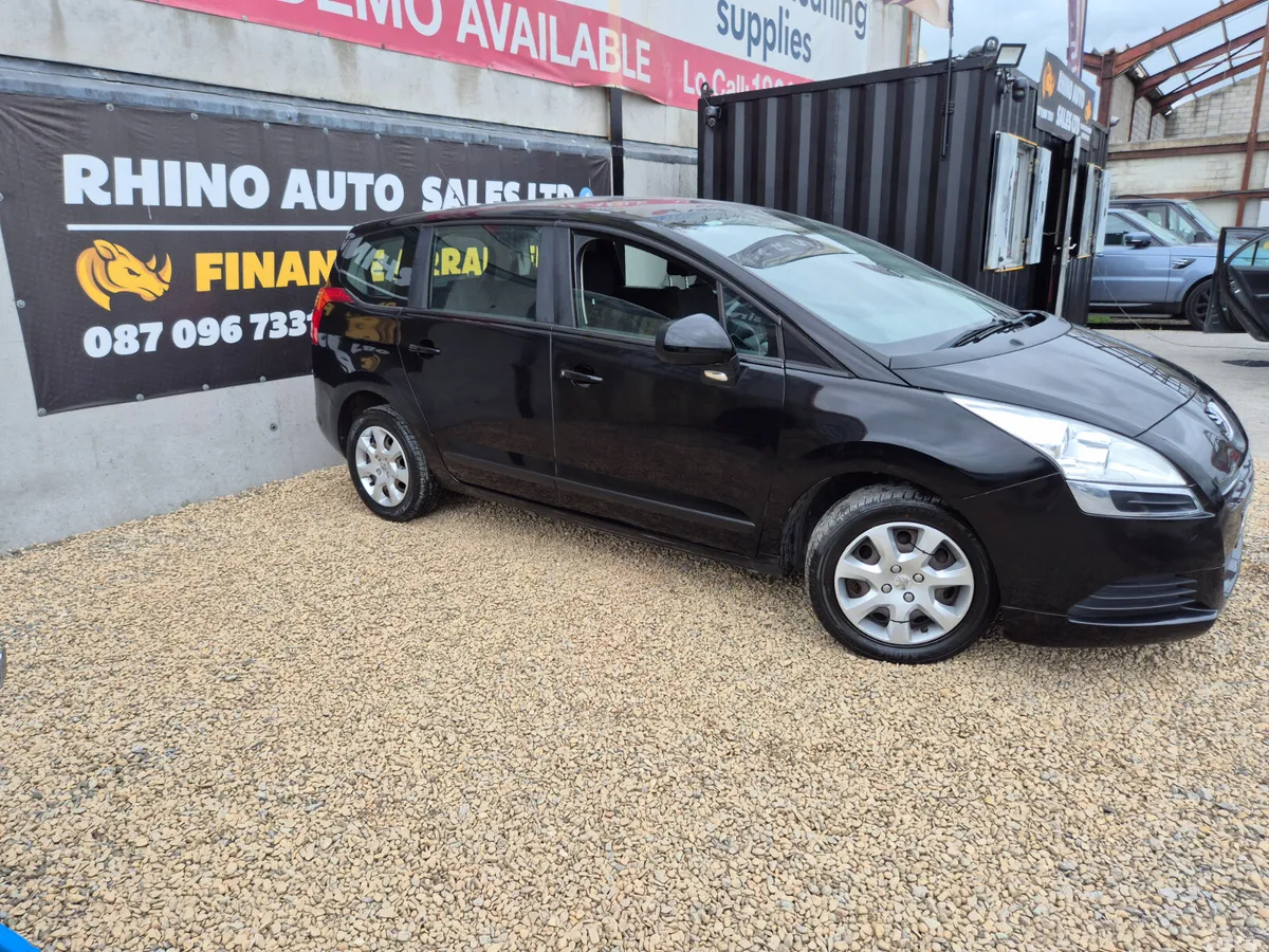 Peugeot 5008 MPV, Diesel, 2012, Black