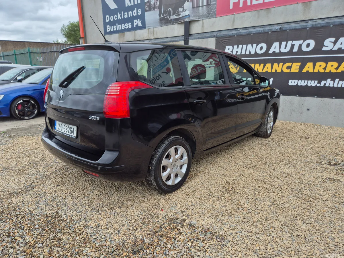 Peugeot 5008 MPV, Diesel, 2012, Black