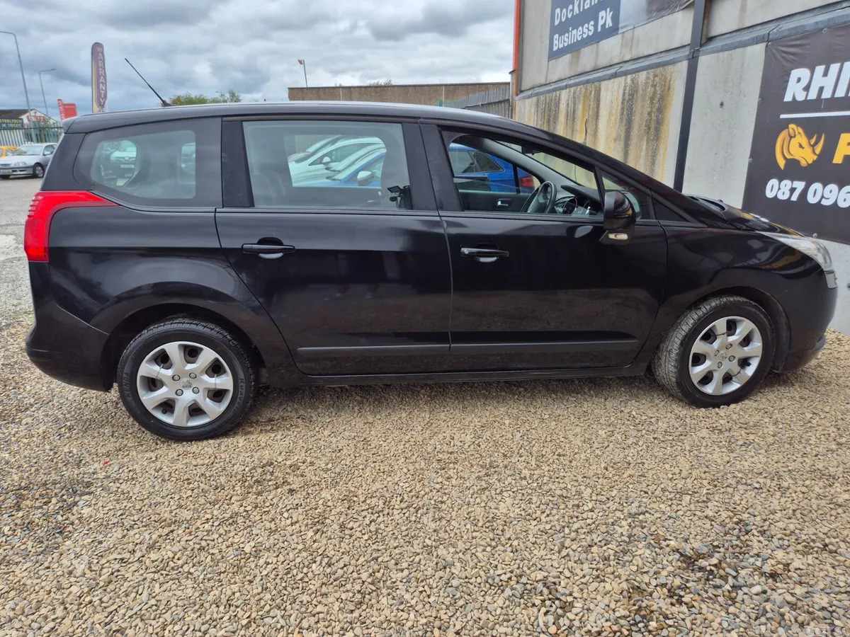 Peugeot 5008 MPV, Diesel, 2012, Black
