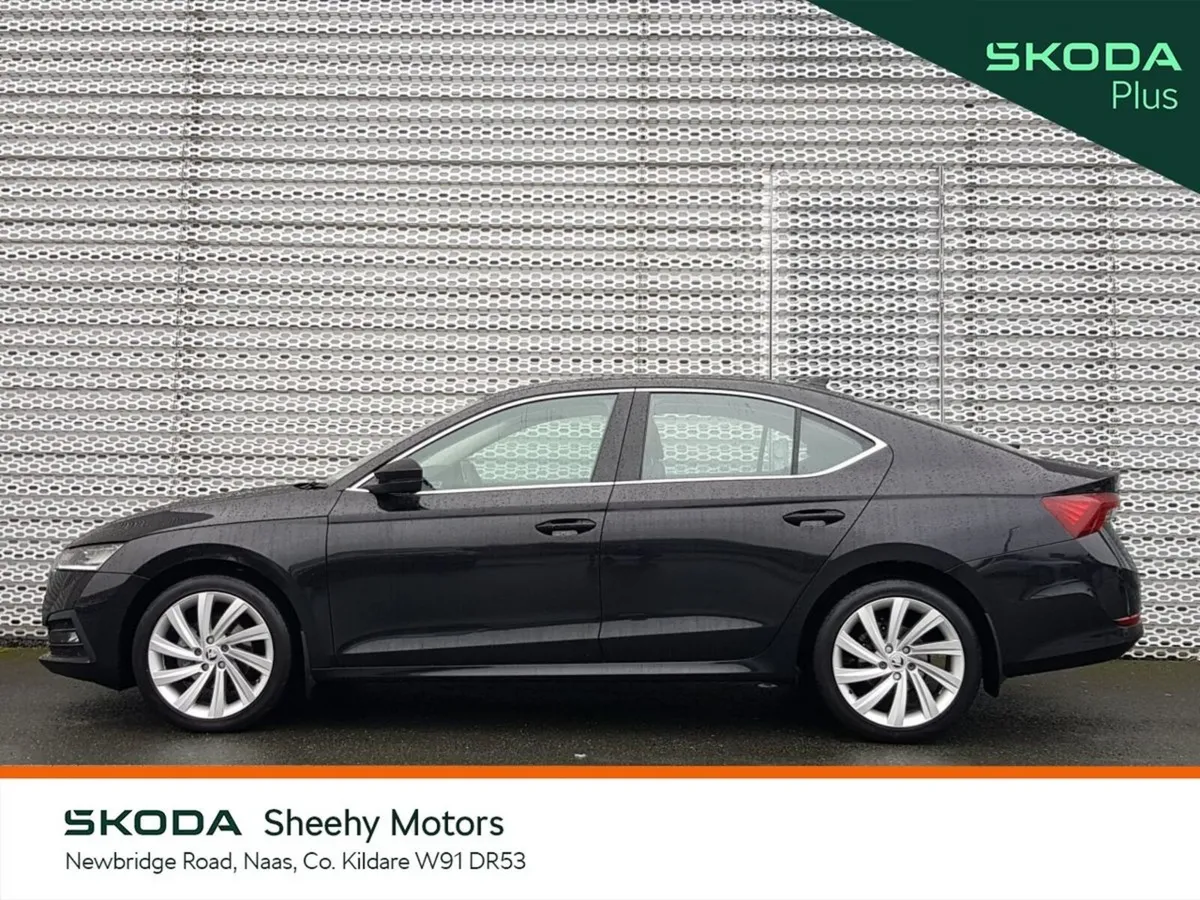 Skoda Octavia Saloon, Petrol, 2023, Black