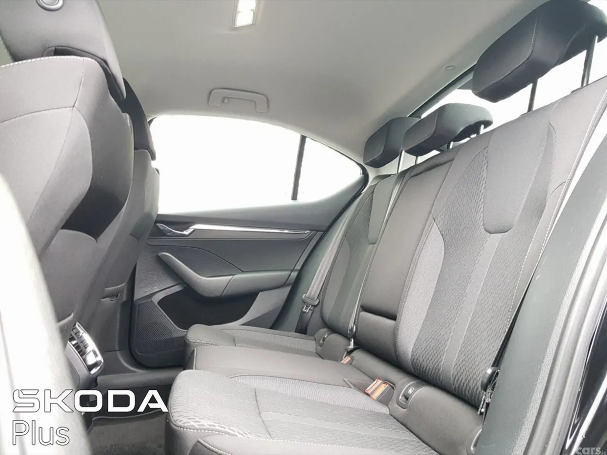 Skoda Octavia Saloon, Petrol, 2023, Black