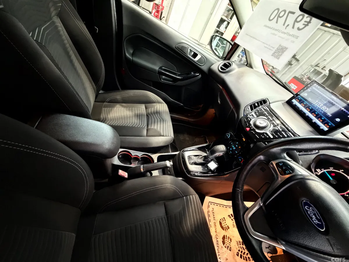 Ford Fiesta Hatchback, Petrol, 2014, Red