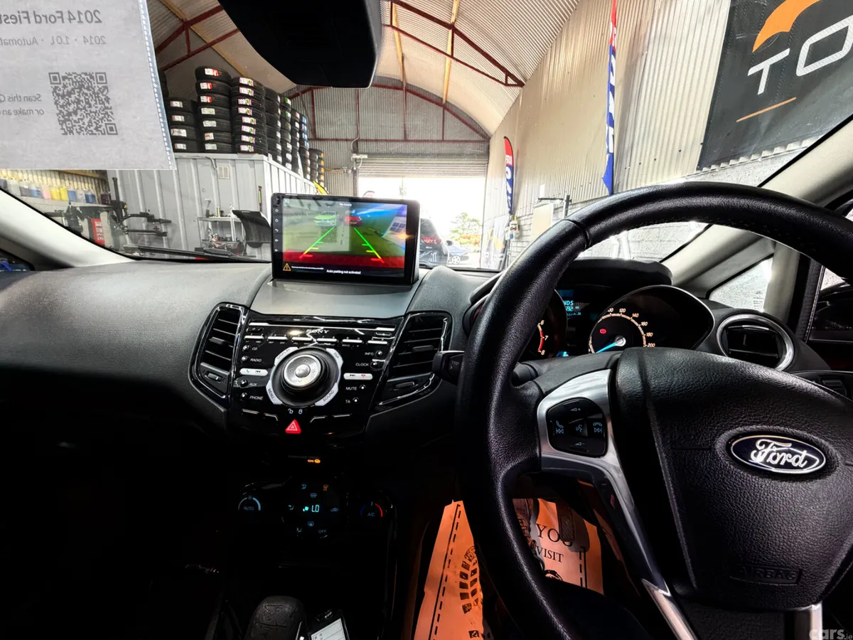 Ford Fiesta Hatchback, Petrol, 2014, Red