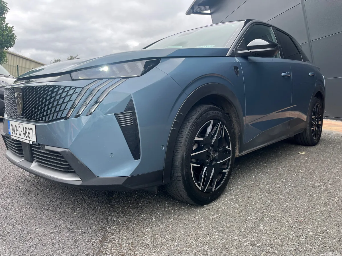 Peugeot 3008 MPV, Petrol Hybrid, 2024, Blue