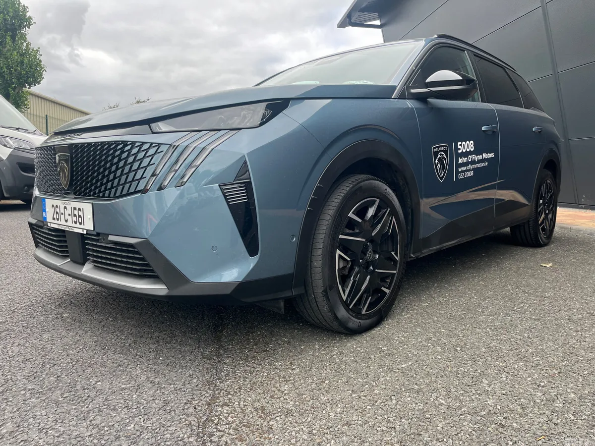 Peugeot 5008 MPV, Petrol Hybrid, 2026, Blue