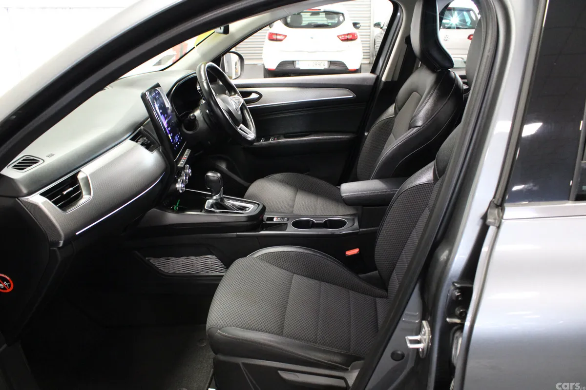 Renault Arkana Hatchback, Petrol, 2021, Grey
