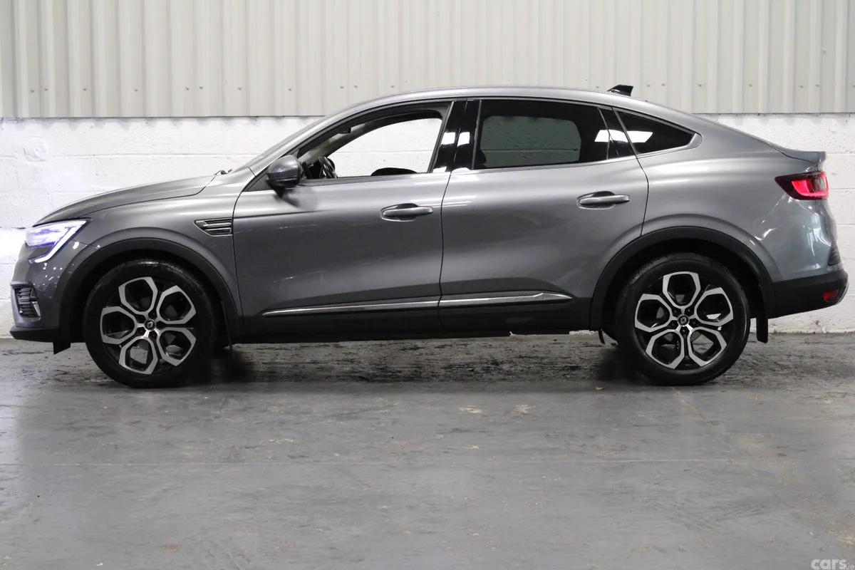 Renault Arkana Hatchback, Petrol, 2021, Grey