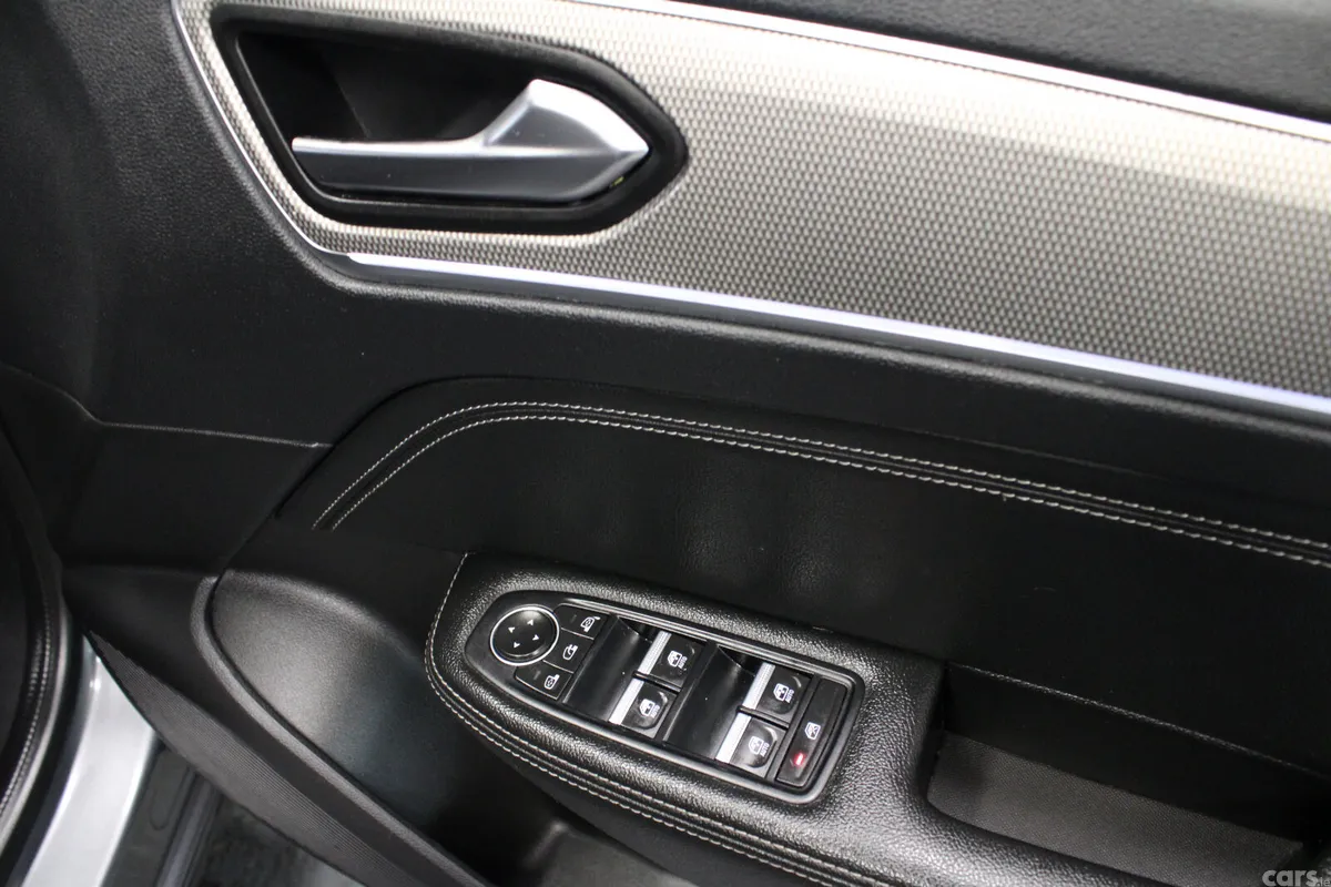 Renault Arkana Hatchback, Petrol, 2021, Grey